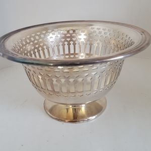 VINTAGE Ryrie Birks Silver Plate Open Filagree Small nut/candy Dish